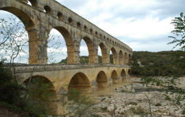 Le Pont du Gard vs le Viaduc de Millau